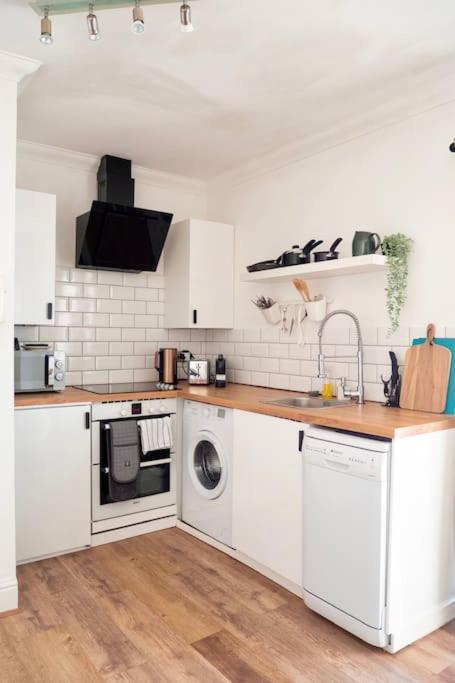 Penarth/Cardiff Bay: Deluxe Flat: 10 Mins To City! Exterior photo